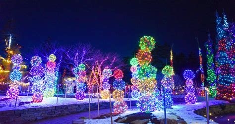 10 Enchanting Holiday Light Displays That Are Totally Worth The Drive