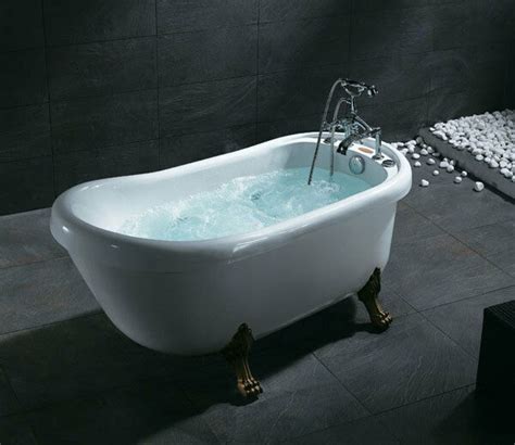 Soaking in one of them and the water jets that create a spinning motion can have both physical and psychological benefits. BT-260 WHIRLPOOL JETTED BATH TUB SPA SILVER CLAWFOOT | eBay