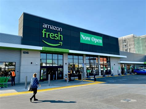 Amazon Fresh The Future Of Grocery Store Shopping Lariat