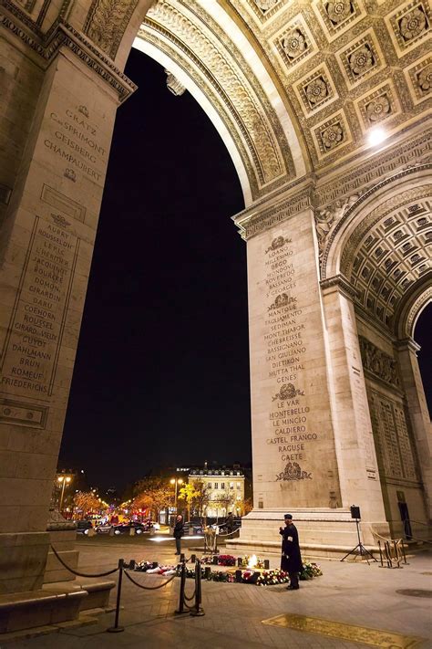 Arc De Triomphe Paris France Daily Rekindling Of The