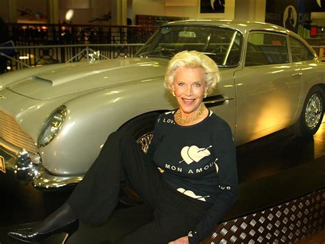 Honor Blackman Known As Bond Girl Pussy Galore Dies At 94 National Post