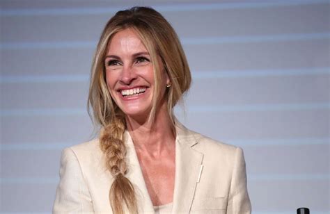 Julia Roberts Says Shes Had A G Rated Career As Shes Refused To Strip For Her Movies