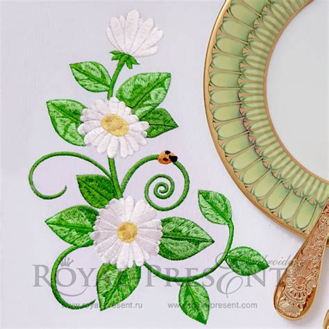 Beautiful Daisies Corner Machine Embroidery Design 3 Sizes Royal