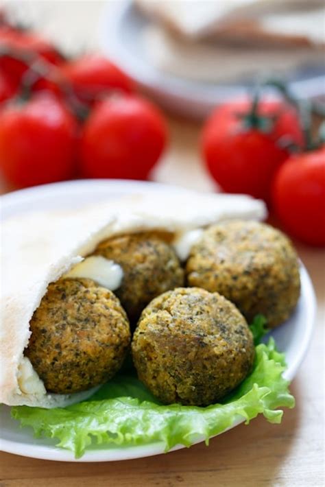 Falafel was the food that first convinced me that a vegetarian diet could be filled with bold, exciting flavors. Baked Falafel Balls - Fearless Fresh