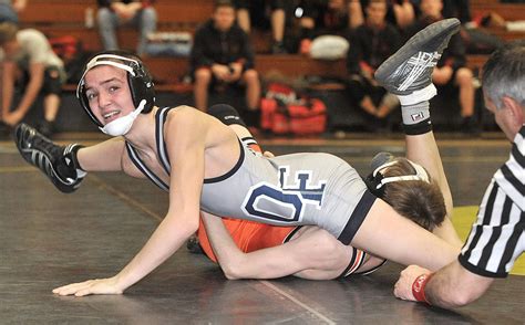 Olmsted Falls High School Looking For State Wrestling