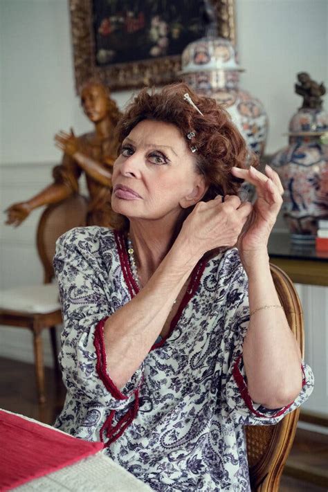 Sophia Loren Returns In Her Sons Netflix Film The Life Ahead The