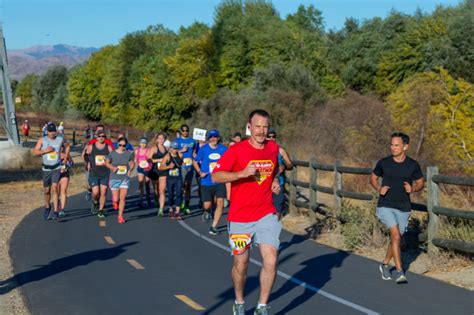 Runners Return To Santa Clarita For Marathon