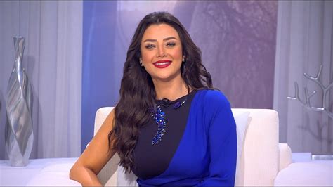 واشارت الى انهاسوف تقضي اجازة برفقة بناتها ، حيث انها قالت : أنا بستأذنكم وبطلب منكم إن أنا طالعة إجازة. ‫رضوى الشربيني تعترف بسر على الهواء | هي وبس (حلقة كاملة ...