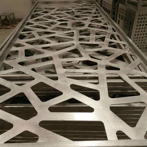 China Perforated Aluminum Sheet With Various Holes Shapedecorative