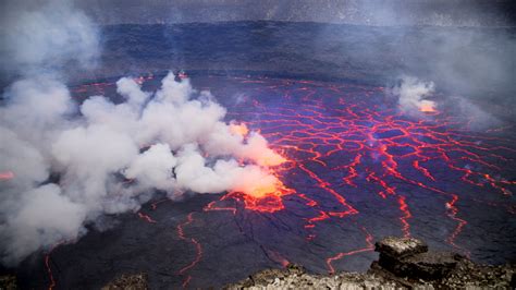 Photos Of Worlds Largest Lava Lake Inside Active Volcano Nyiragongo