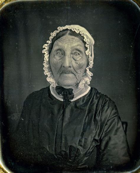 18 Incredible Portrait Photos Of Elderly Women Who Were Born In The 1700s