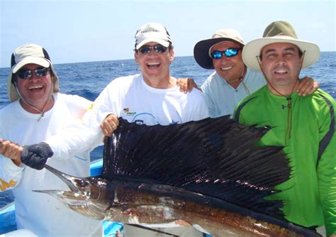 28 Ejemplo Escualo Sport Fishing Mazatlán