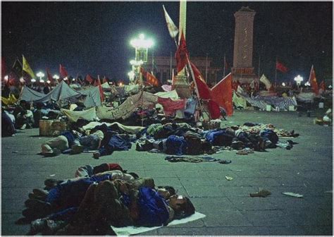 Các cuộc biểu tình tại quảng trường thiên an môn vốn thuộc một phong trào do các thanh niên sinh viên lãnh đạo nhằm ủng hộ cải cách dân chủ, đã trở thành một. Diễn biến cuộc thảm sát trên quảng trường Thiên An Môn 1989 « Tin Đa Chiều