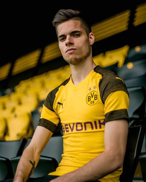 Borussia dortmund midfielder jude bellingham has been called up to the senior men's england side. Borussia Dortmund 2018-19 Puma Home Kit | 18/19 Kits ...