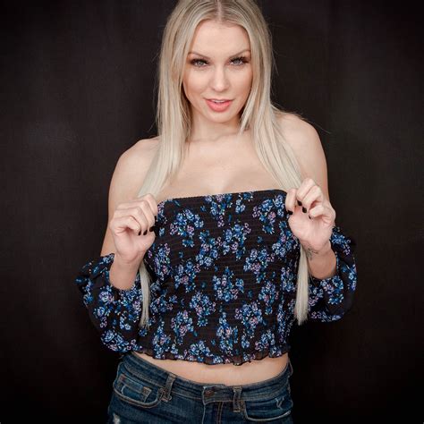 Aspiring Actress Kenzie Taylor Desperate For A Gig TugClips