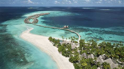 Our maldives luxury travel guide includes the best hotels in the maldives, maldives tours, maldives cruises, virtuoso travel advisors that specialize in the . Luxury Maldives Holidays | IAB Travel