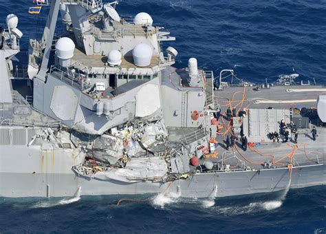 10 High Resolution Photos Of Us Navy Destroyer Collision Gcaptain