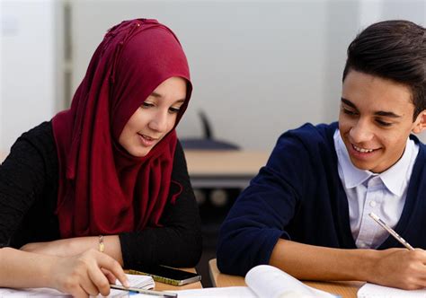 Prinsip ekonomi dalam ekonomi islam merupakan produk dari wahyu (dari allah yang disampaikan pada nabi saw). Perkuliahan di Jurusan Ekonomi Islam - belajar untuk sukses
