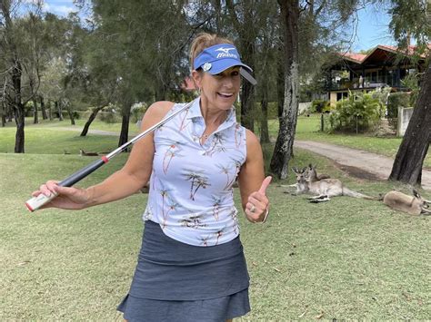 Gold Coast Golfers Kangaroo Video Goes Viral Gold Coast Bulletin