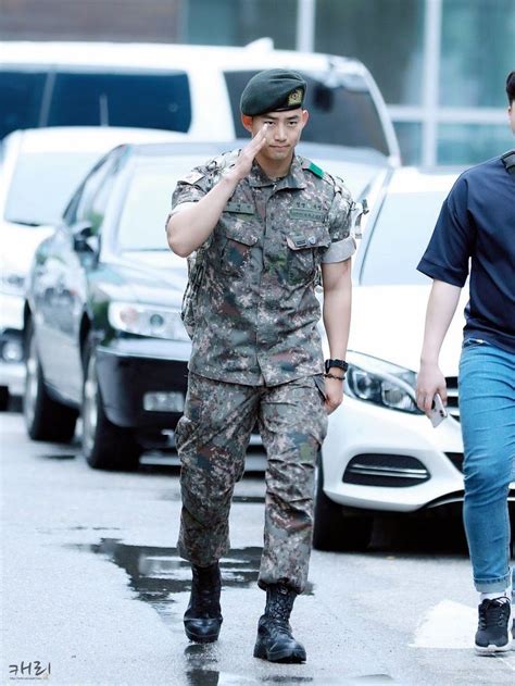 Recent Photos Of 2pm Taecyeon In Army Show His Drastic Body