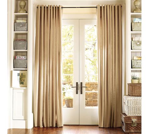 It is a window treatment that has been around for decades because it is one of the best treatments for a doorway. Front Door Window Coverings: Adorning and Adding the Extra ...