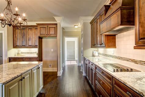 Gorgeous Chefs Dream Kitchen Pecan Cabinets Wcoffee Glaze And White