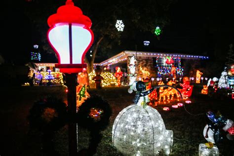 Heres Where To Find San Angelos Best Christmas Lights Displays