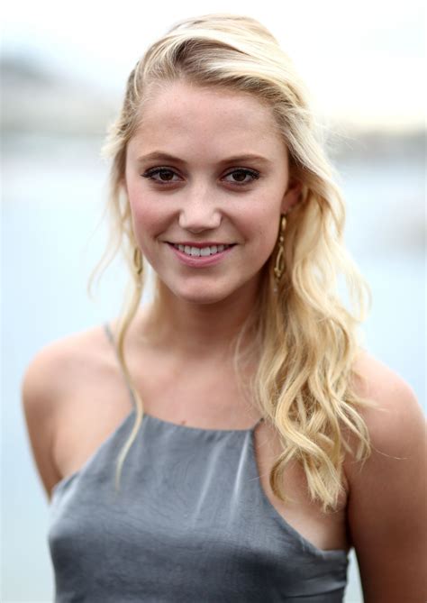 Maika Monroe Hot Sexy Bikini Leaked Photoshoot