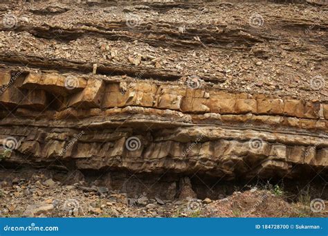 Capas De Rocas Sedimentarias Foto De Archivo Imagen De Afloramientos