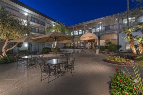 Holiday Inn And Suites Phoenix Airport North Skyscanner Hotels