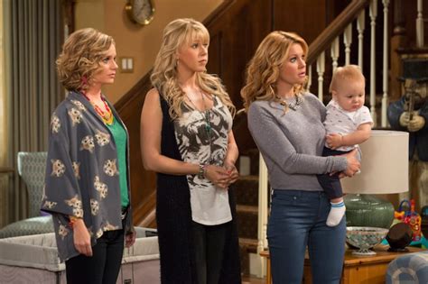 review ‘fuller house season 1 isn t bad because it wants to be ‘full house it s bad because