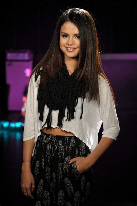 Selena Gomez At 2013 Mtv Movie Awards In La 01 Gotceleb