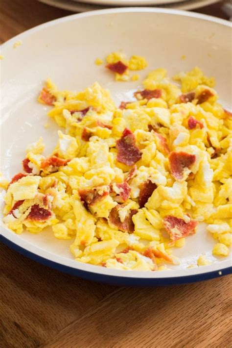 How To Cook Bacon And Eggs Thekitchenknow