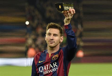 messi recibió trofeo de máximo goleador histórico de la liga española noticias agencia