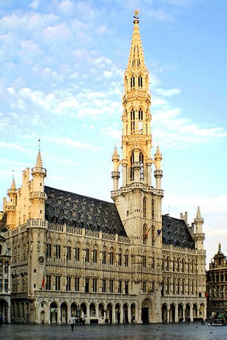 The History Of Brussels City Hall In 1 Minute