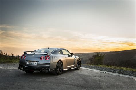 Wallpaper Of The Day 2017 Nissan Gt R Top Speed