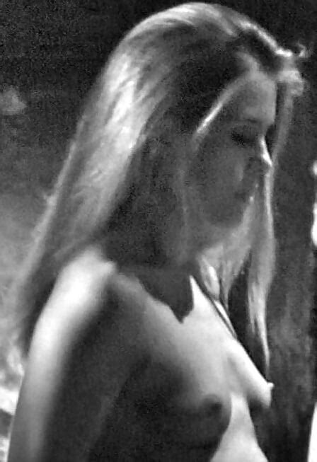 Gorgeous Nicole Eggert Nude Pics 5 Pics XHamster