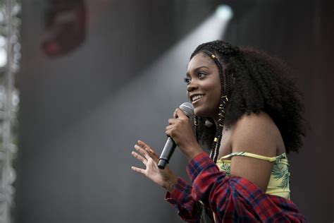 Album Review Noname Enters Discussion For Best Rapper Alive With Room 25