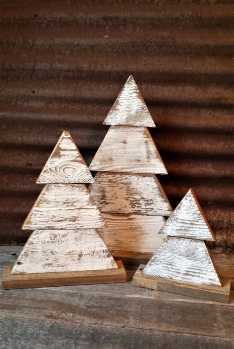 30 Rustic Wooden Christmas Tree