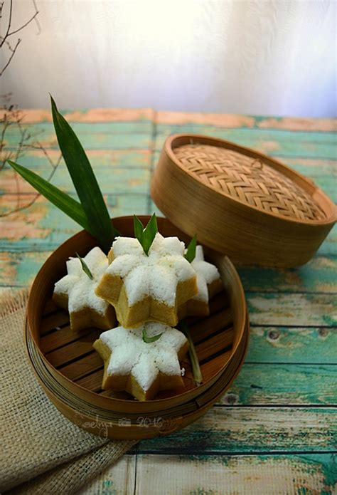 Kue bolu kemojo adalah jajanan pasar tradisional yang berasal dari daerah riau, pekanbaru. Putu Ayu Gula Merah | Dapur Comel Selma