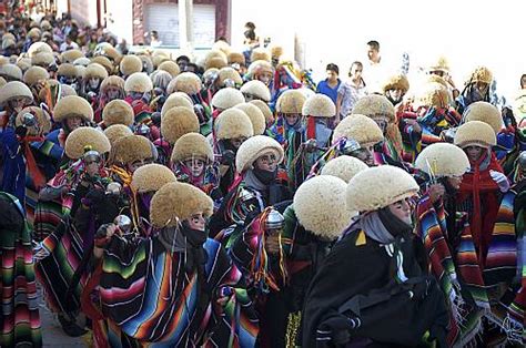 Los Parachicos En La Fiesta Tradicional De Enero De Chiapa De Corzo