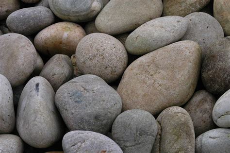 Scottish Pebbles 75-100mm | Gravel & Stones | Scotbark UK
