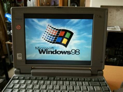 Toshiba T2150cdt Retro Laptop 486 Windows 98 And Floppy Drive In