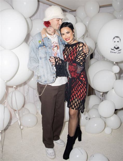 Briana 👽💫 On Twitter Rt Popcrave Demi Lovato And Boyfriend Jutes
