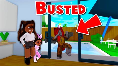 We Got Caught Breaking Into Peoples Homes Roblox Youtube