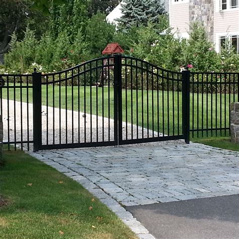 Driveway Gate In Marblehead Ma Driveway Gate Fence Design Fence