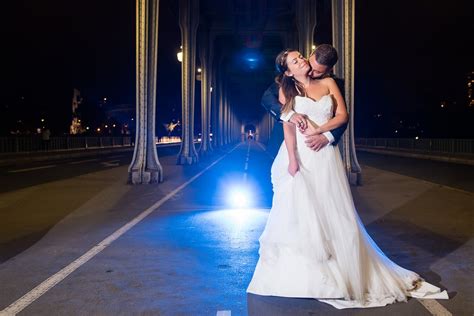 Photos de mariage de nuit à Paris - Le Manège aux Couleurs - Aurore ...
