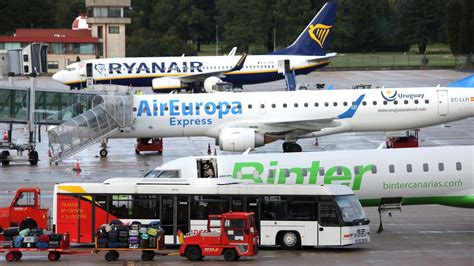 El alcalde de Vigo busca hoy retomar los acuerdos con Ryanair