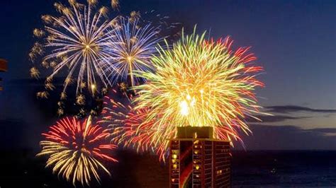 Hilton Hawaiian Villages Friday Night Fireworks Are A Favorite Freebie