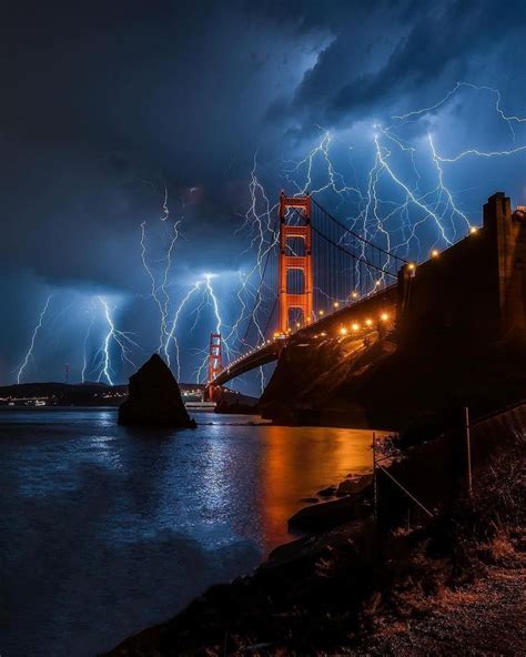 Beautiful Golden Gate Bridge All Lit Up With Images Lightning